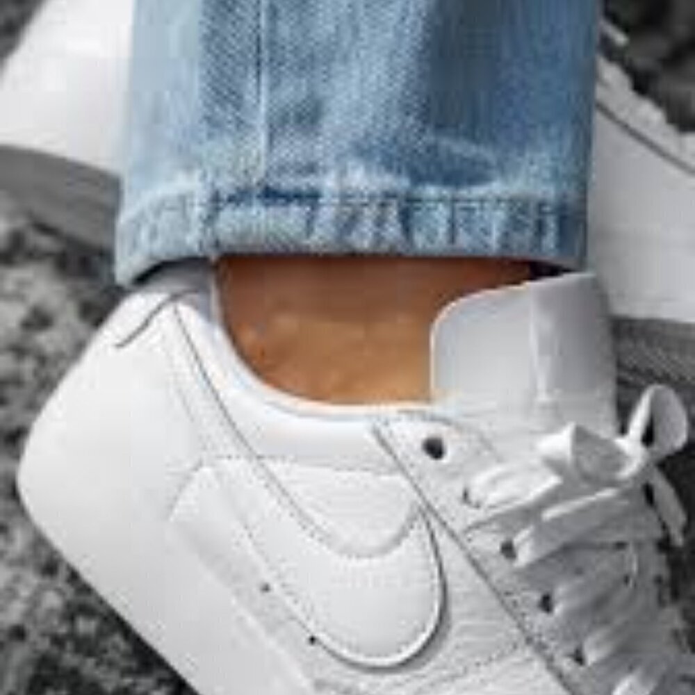 Nike Blazer Low LE Women Size 6 - Picture 2 of 10